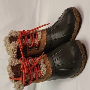Women's Sperry Fuzzy waterproof leather duck boots size 9